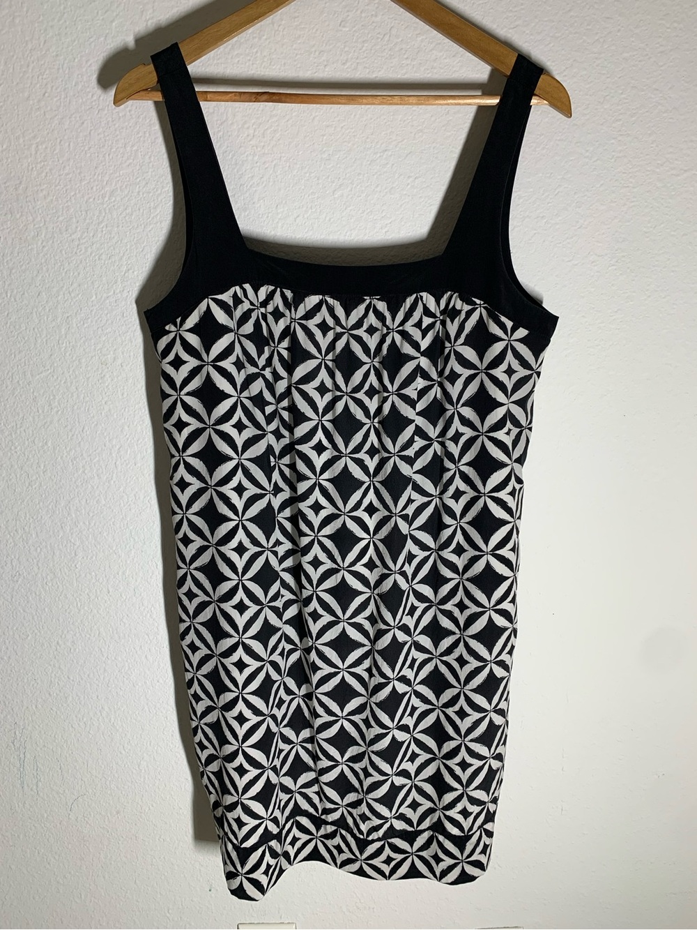 White House Black Market Black & White 100% Silk Geometric Tank Dress Women's 12